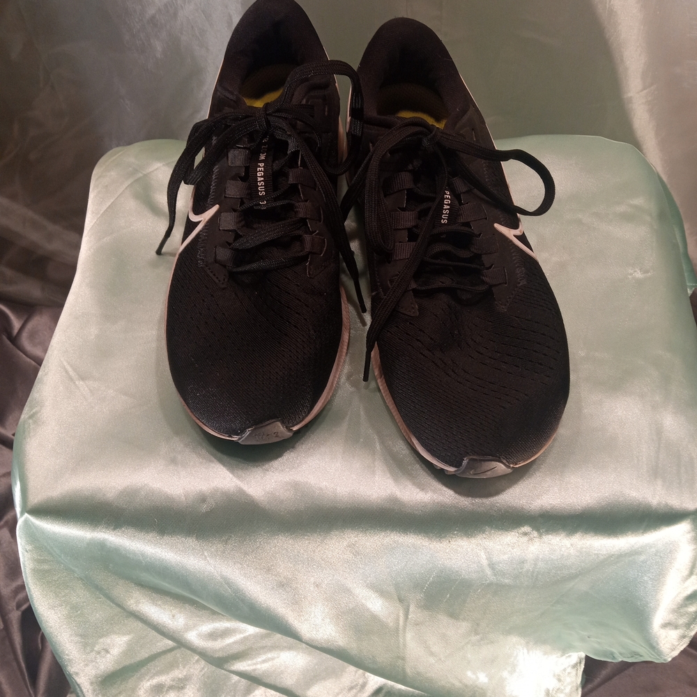 Nike Zoom Black Athletic Running Sneakers with White Accents
